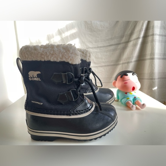 Other - Sorel kid waterproof winter boot. Kid size 11.